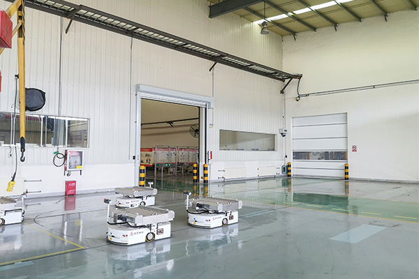 AGV联动快速卷帘门