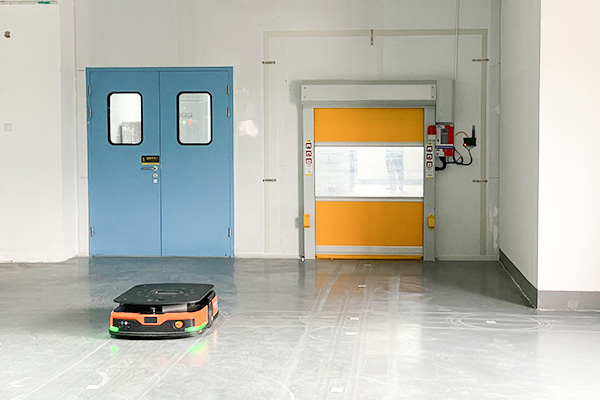 AGV小车联动快速门